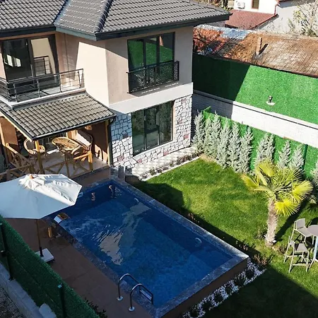 Lina Garden Villa *